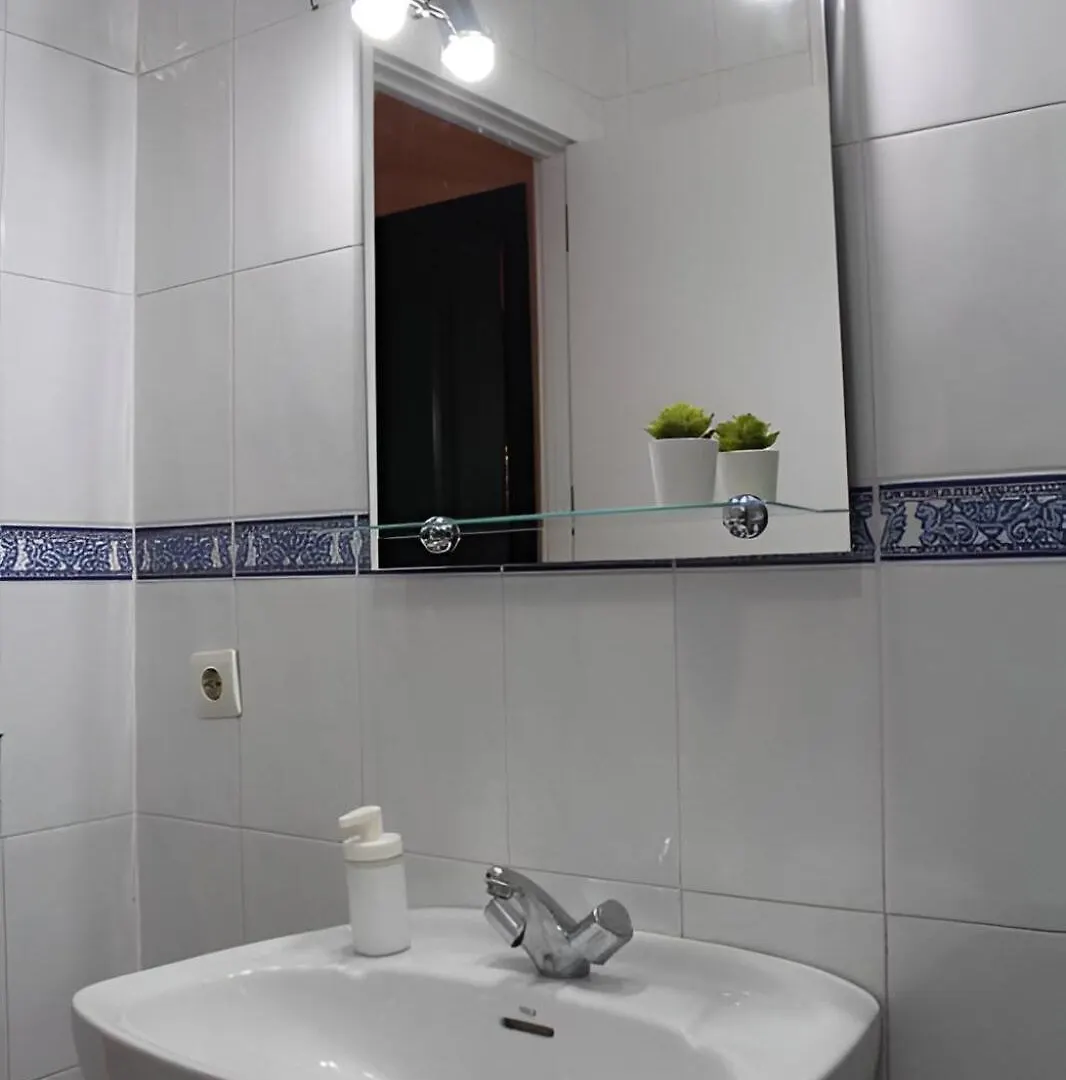 Renovado Y Muy Cerca Del Centro Urbano Lägenhet Málaga