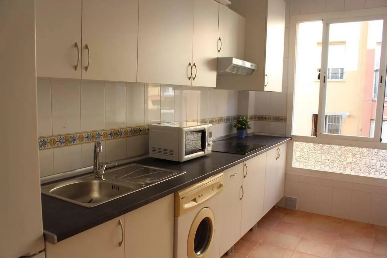 Renovado Y Muy Cerca Del Centro Urbano Lägenhet Málaga